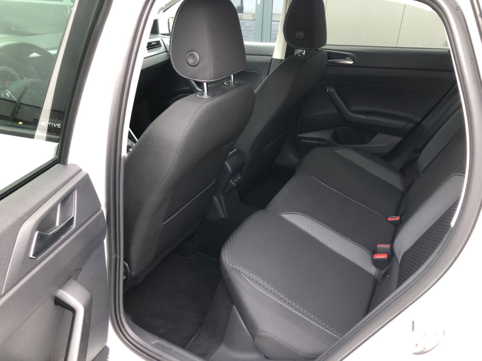 Volkswagen Polo VI Active - Samsaru's Car Outlet