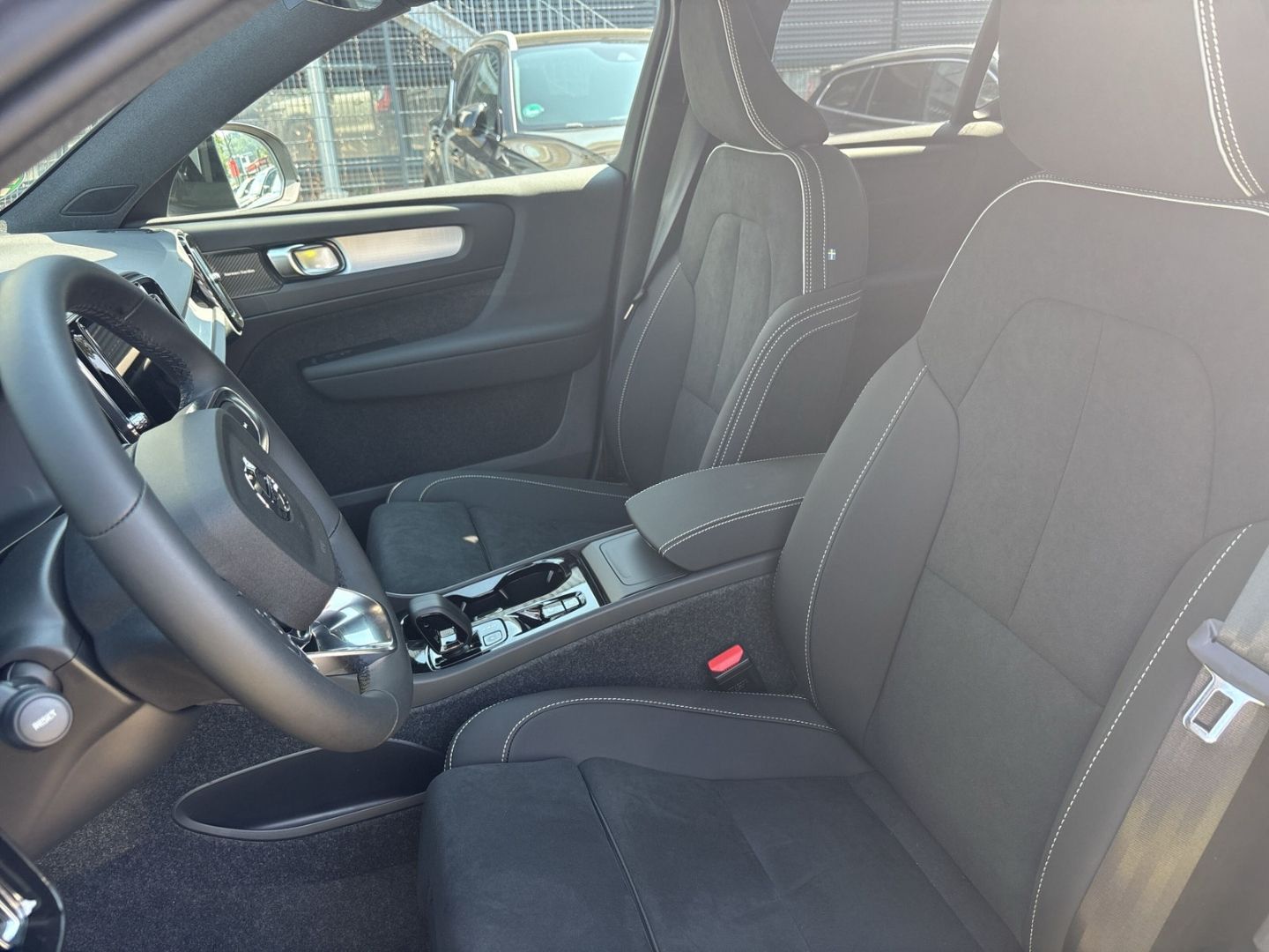 Volvo XC40 B4 Ultra Black Edition AHK Digitales Cockpi