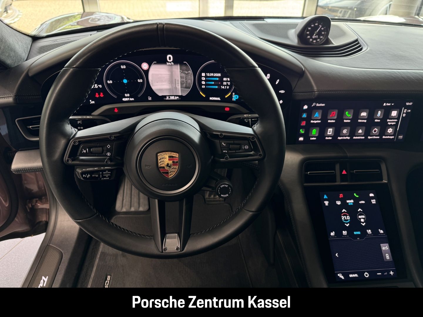 Porsche Taycan Turbo S Cross Turismo