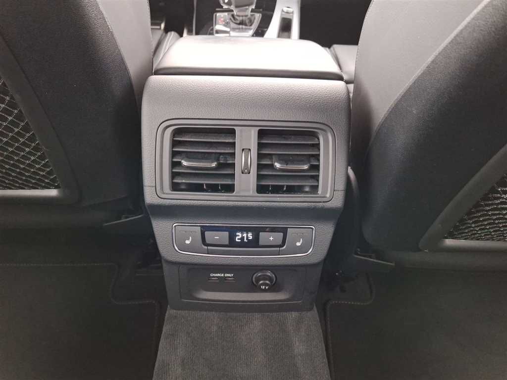 Audi Q5 S line 45 2.0 TFSI quattro S-tronic MatrixLED