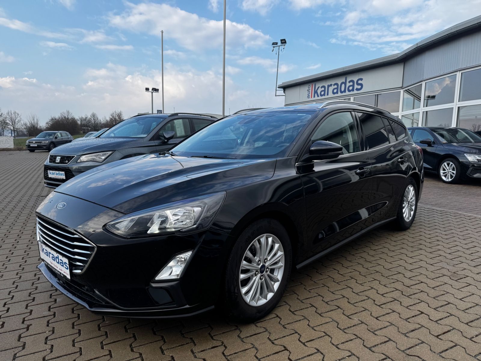 Ford Focus Turnier 2,0 EcoBlue Titanium - Samsaru's Car Outlet