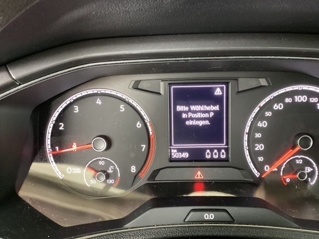 Volkswagen T-Roc 1.5 TSI Sport - Samsaru's Car Outlet