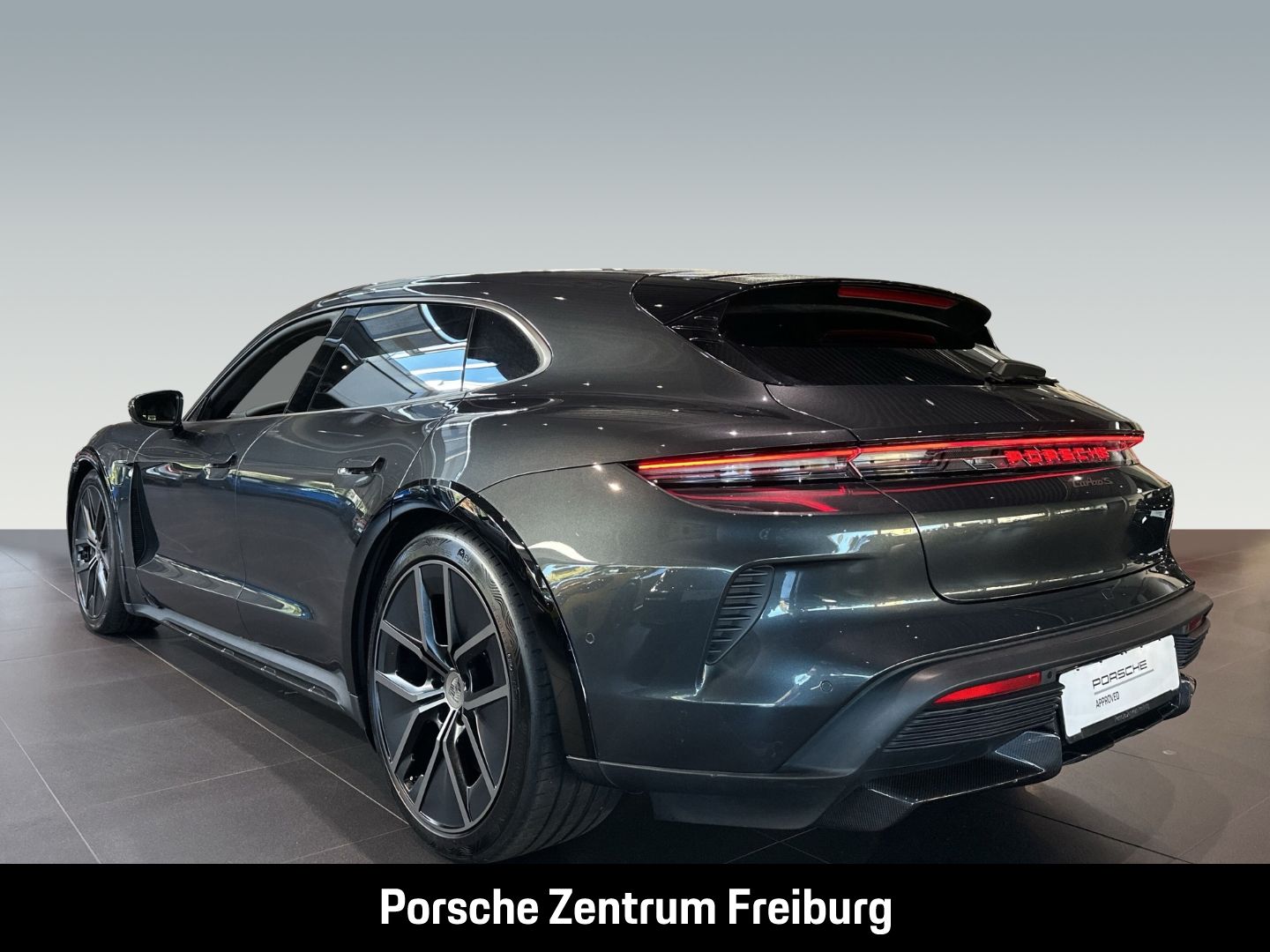 Porsche Taycan Turbo S Cross Turismo Burmester InnoDrive