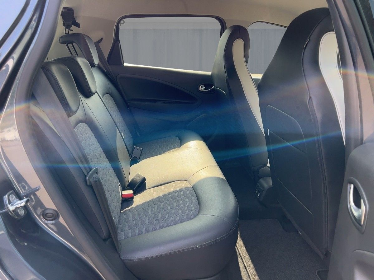 Renault ZOE R135 Z.E. 50 Intens - Samsaru's Car Outlet