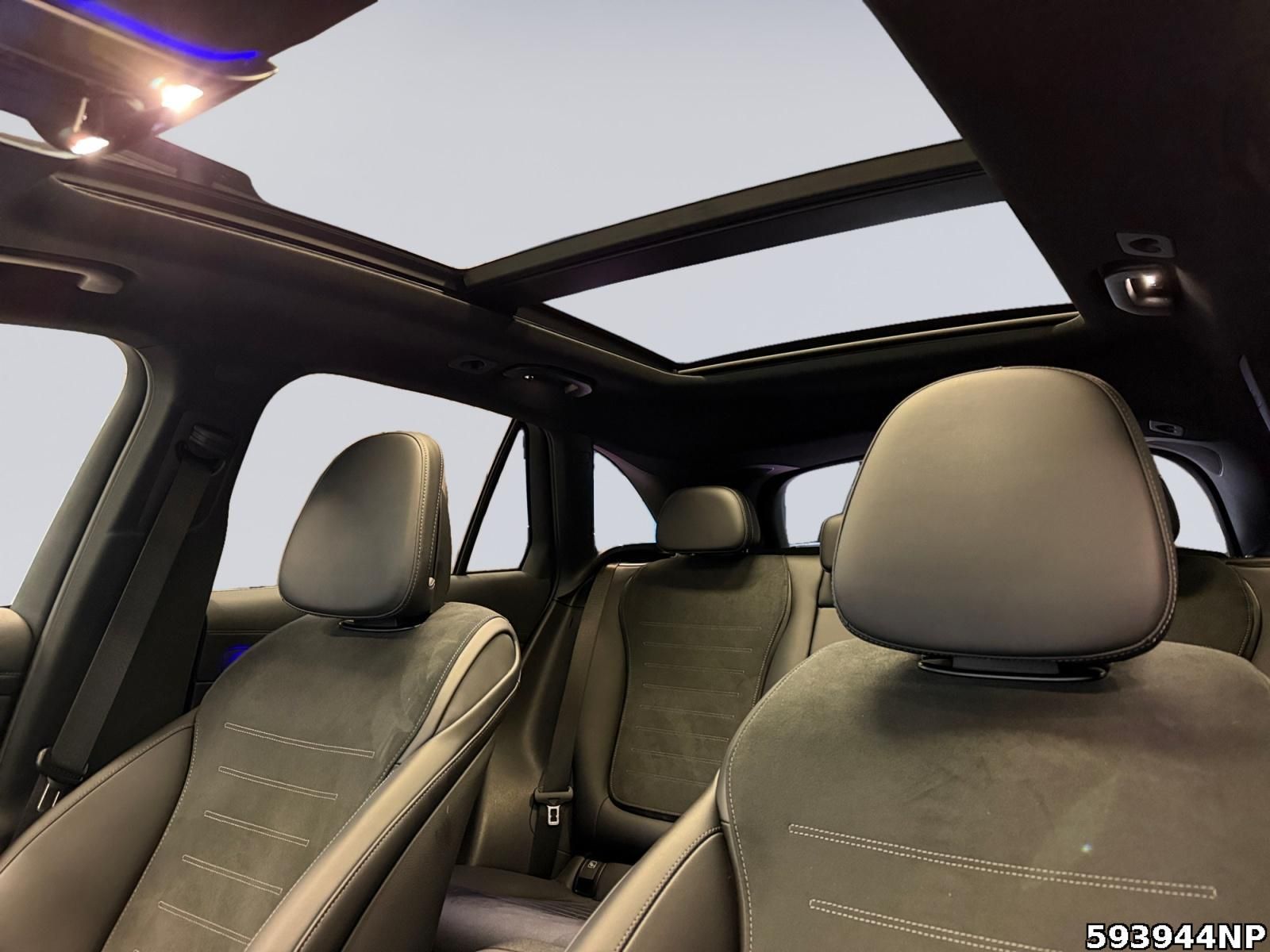 Mercedes-Benz GLC 300 4M AMG Night Pano AHK 360° DISTRONIC 20"