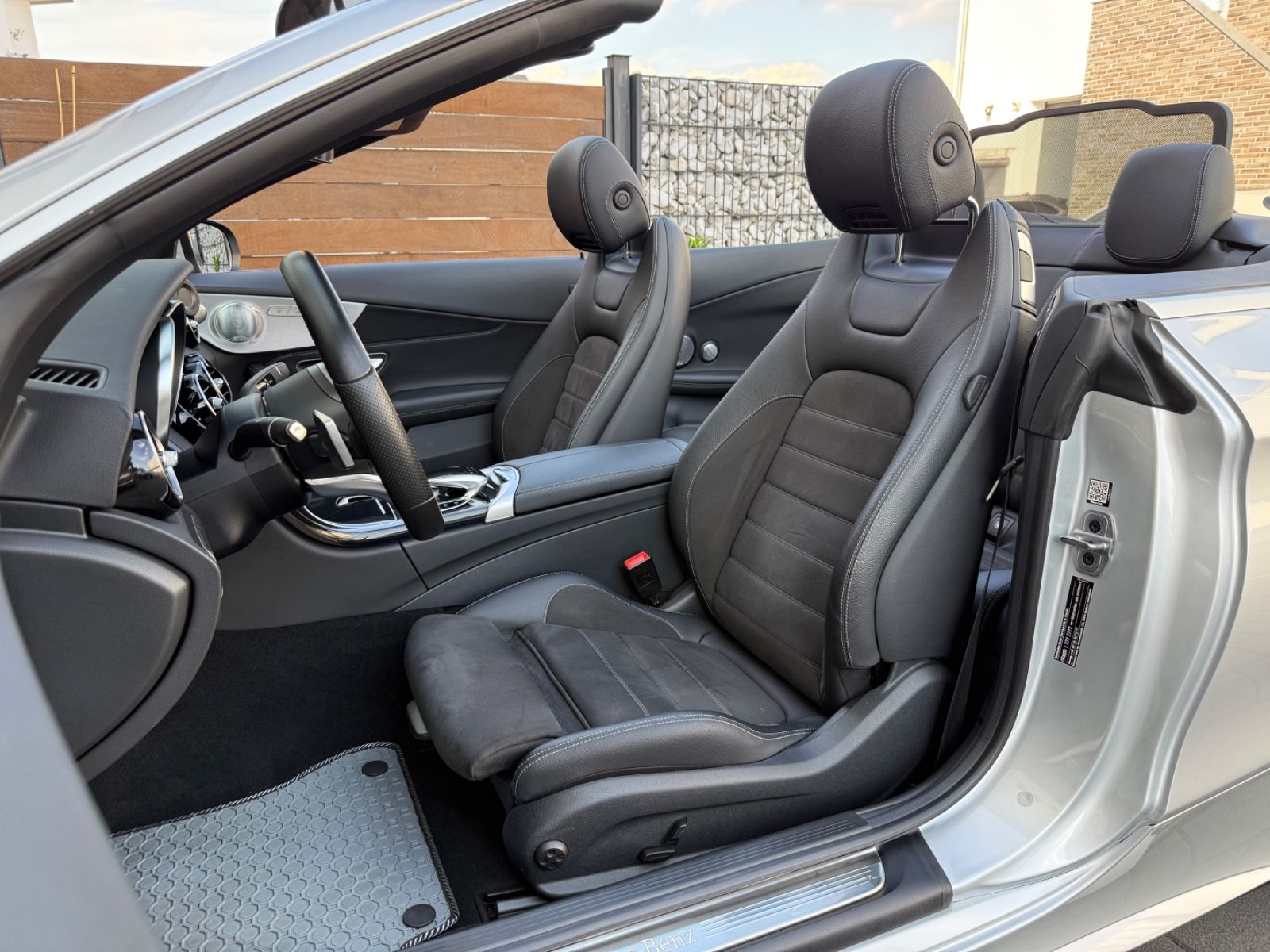 Mercedes-Benz C 200 Cabrio AMG Line - Samsaru's Car Outlet