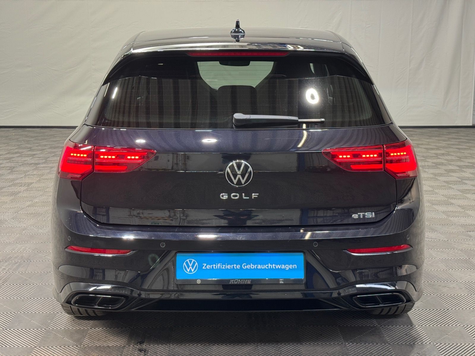 Volkswagen Golf R-Line 1.5 eTSI DSG - Samsaru's Car Outlet