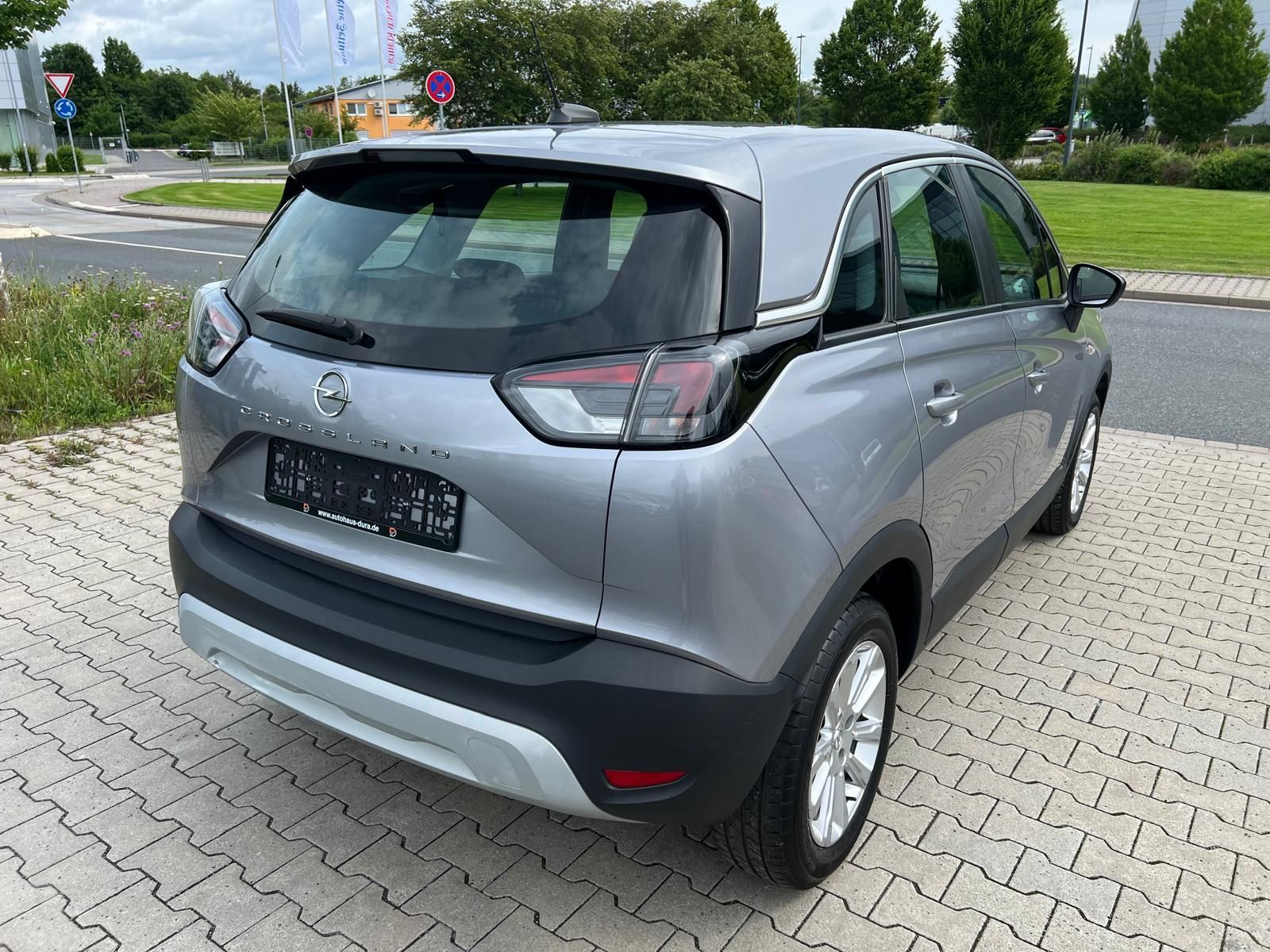 Opel Crossland 1.5 D Elegance - Samsaru's Car Outlet