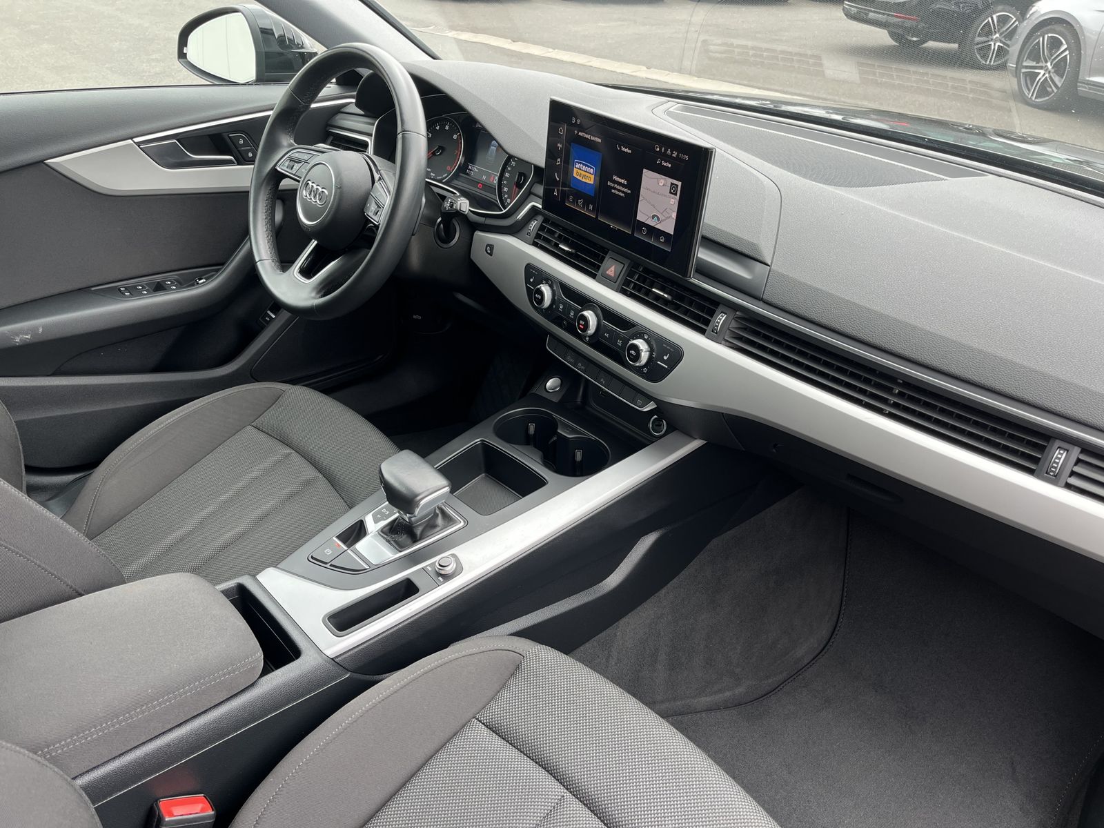 Audi A4 Avant 35 2.0 TFSI S-Line - Samsaru's Car Outlet