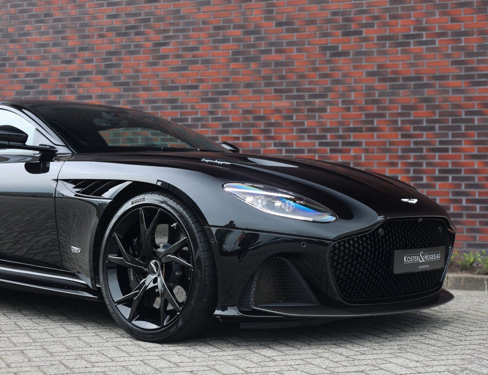 Aston Martin DBS Superleggera 5.2 V12 | B&O - Carbon
