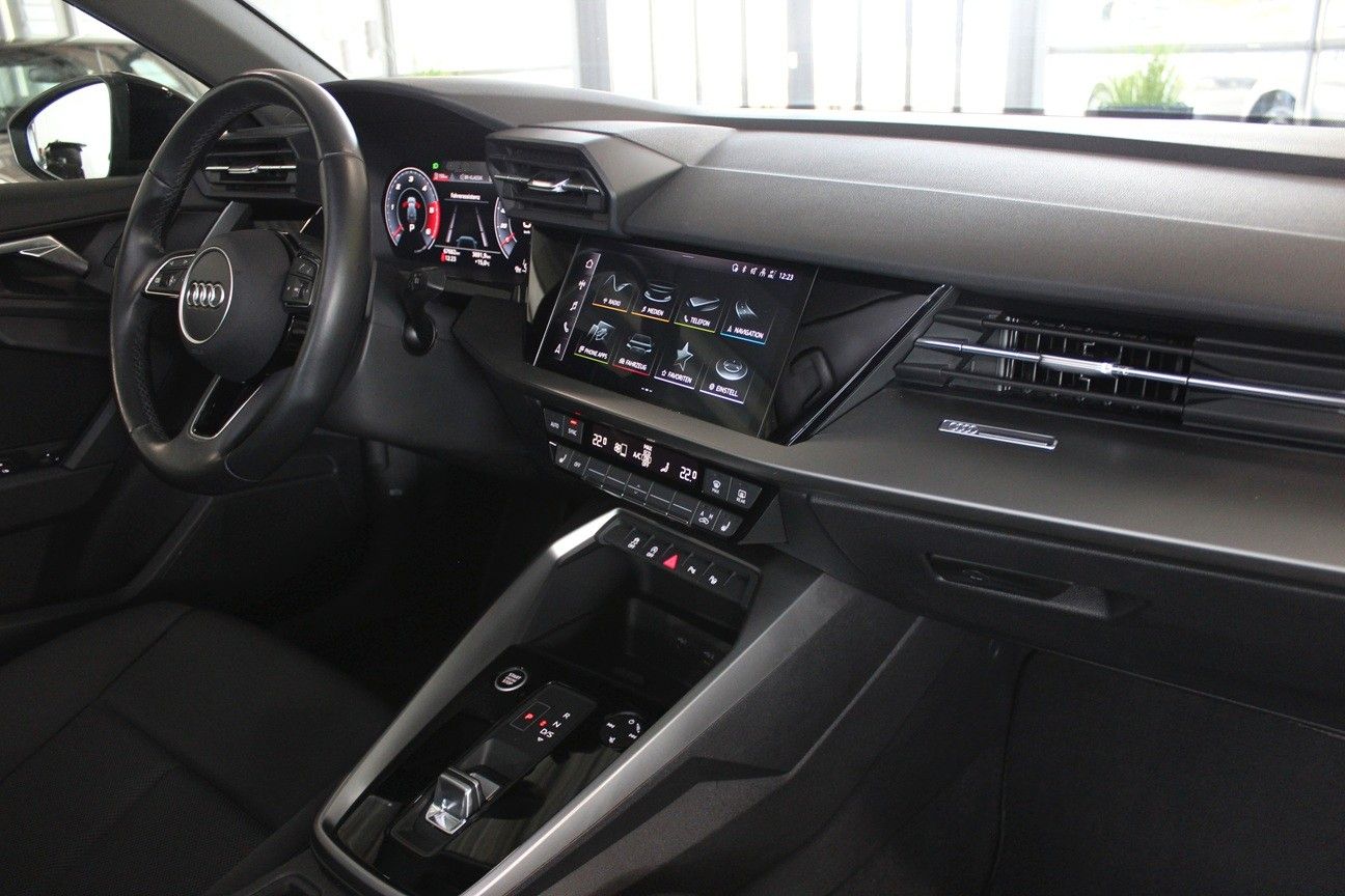 Audi A3 Sportback 35 TDi S-tronic Park Assist App DAB