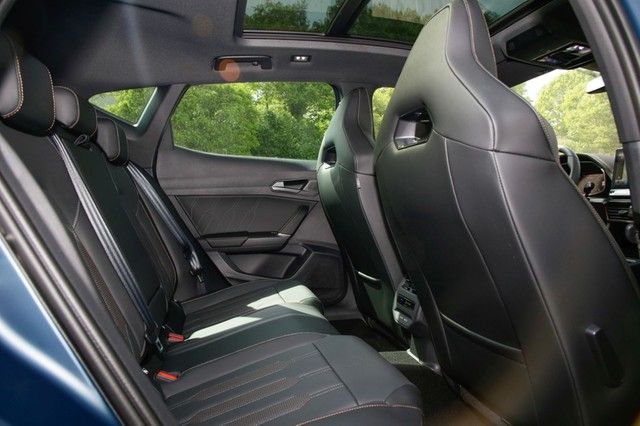 Cupra Formentor 2.0 TSI 4Drive DSG VZ *AHK*LED*PANO*DC