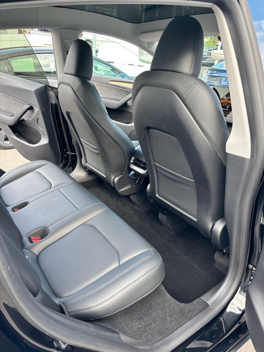 Tesla Model Y Basis RWD # black # AHK # MWST.