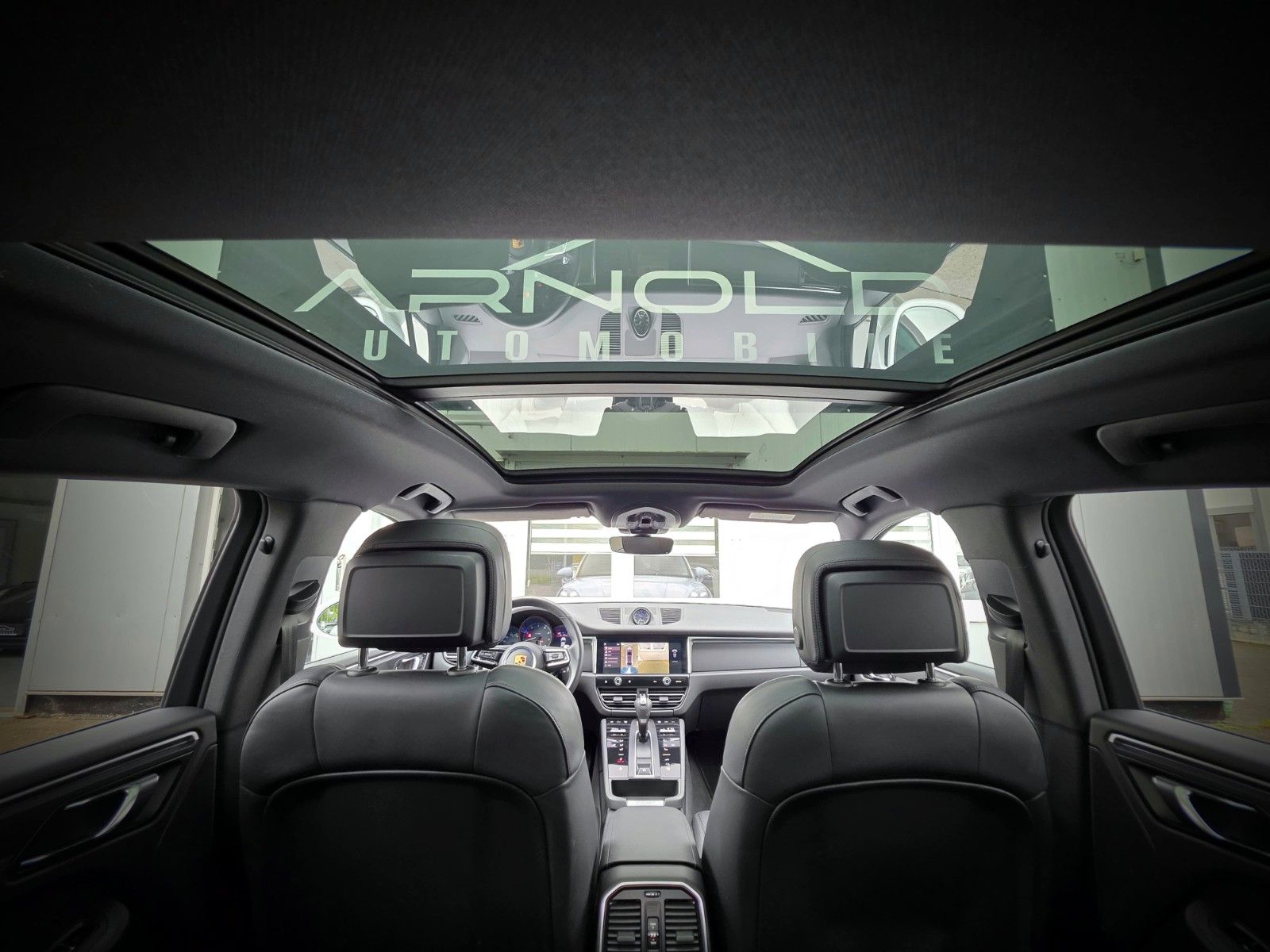 Porsche Macan - Samsaru's Car Outlet