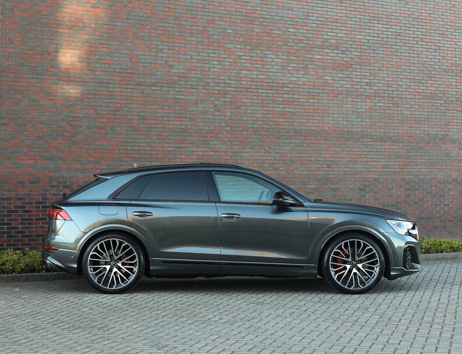 Audi Q8 60 TFSIe Quattro Advanced - Samsaru's Car Outlet