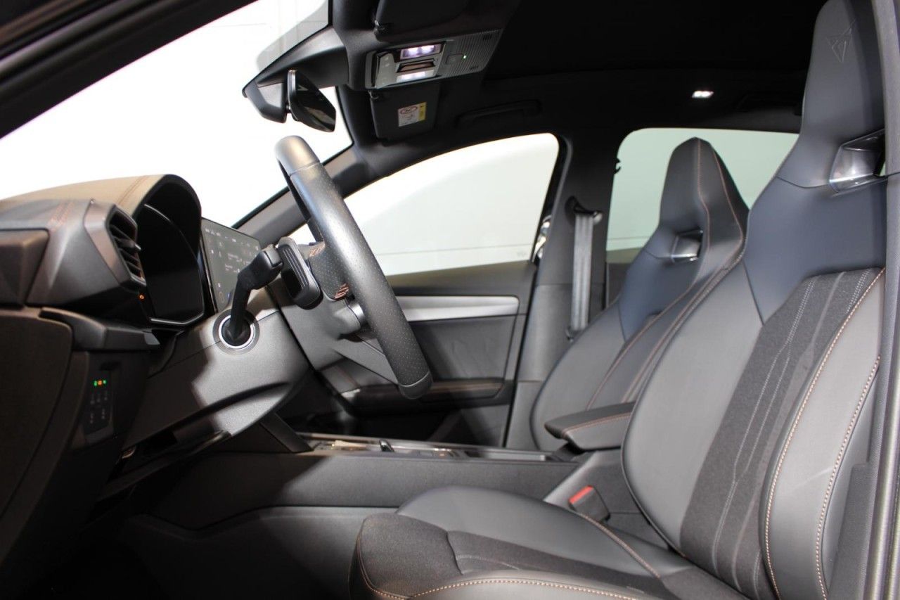 Cupra Formentor VZ 2.0 TSI DSG 4Drive 4JGAR/AHK/PANO/e