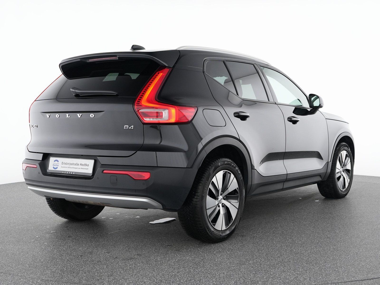 Volvo XC40 B4 Benzin Momentum Pro - Samsaru's Car Outlet