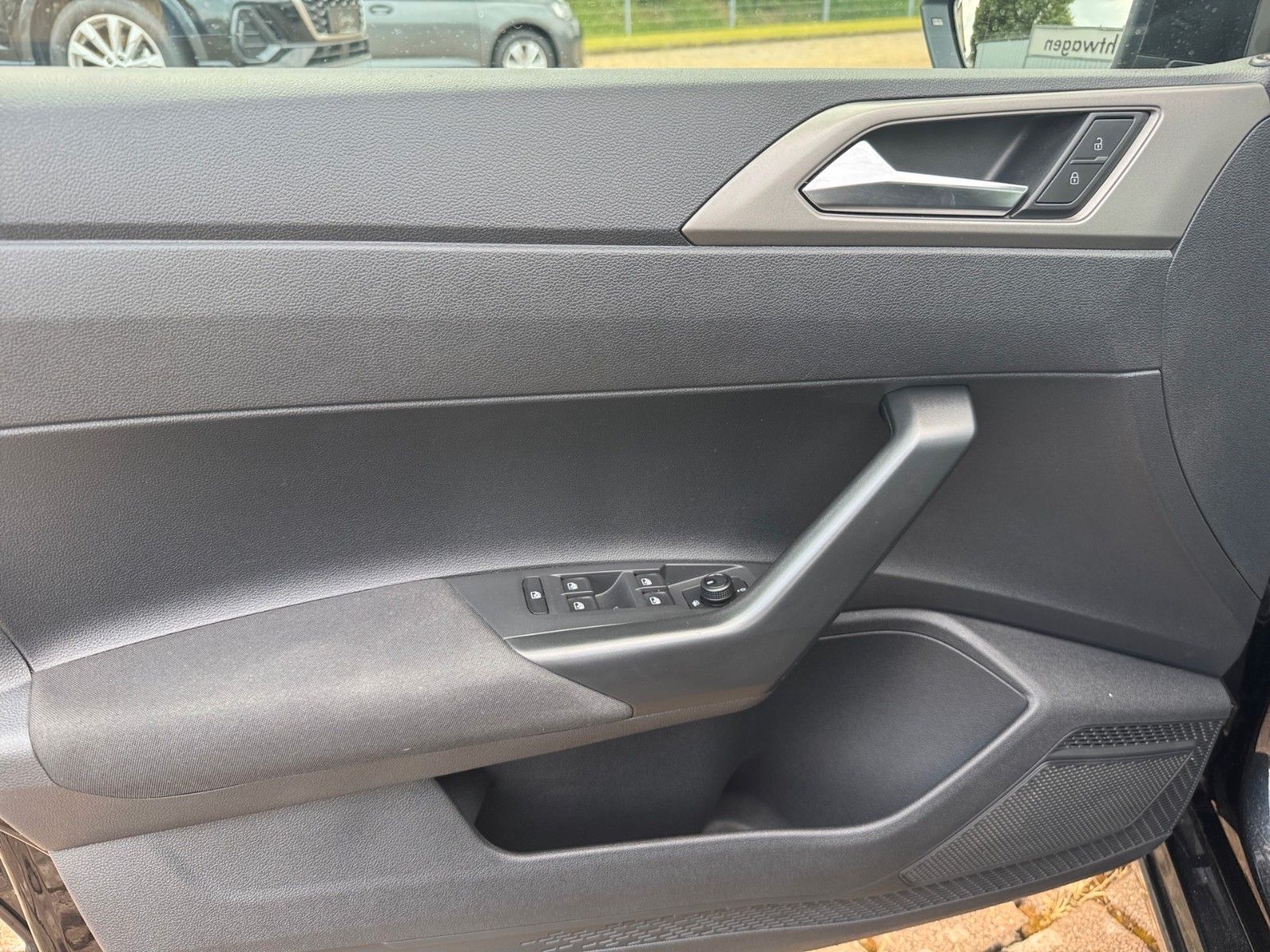Volkswagen Polo VI Comfortline 1.0TSI - Samsaru's Car Outlet