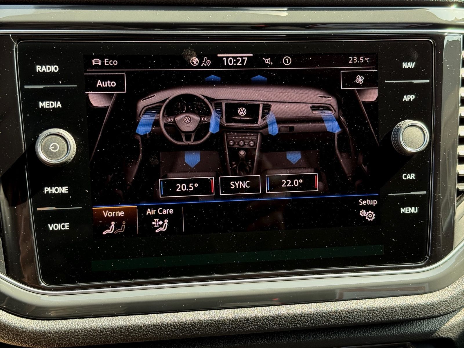 Volkswagen T-Roc 2.0 TDI DSG R-LINE - Samsaru's Car Outlet
