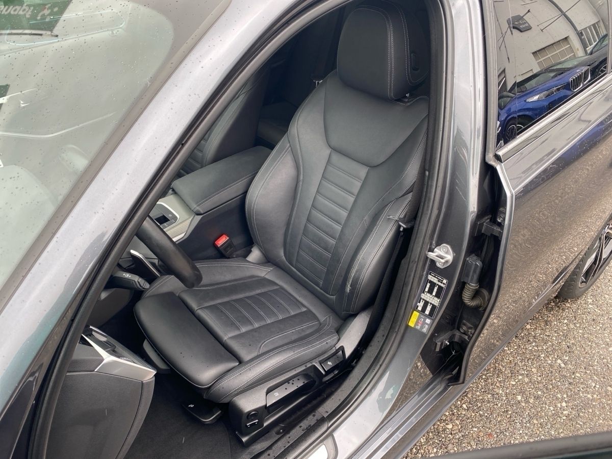 BMW 330e Touring M Sport - Samsaru's Car Outlet