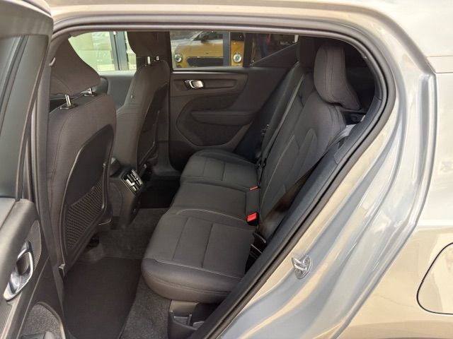 Volvo XC40 Plus Recharge Pure Electric AWD Twin StandH