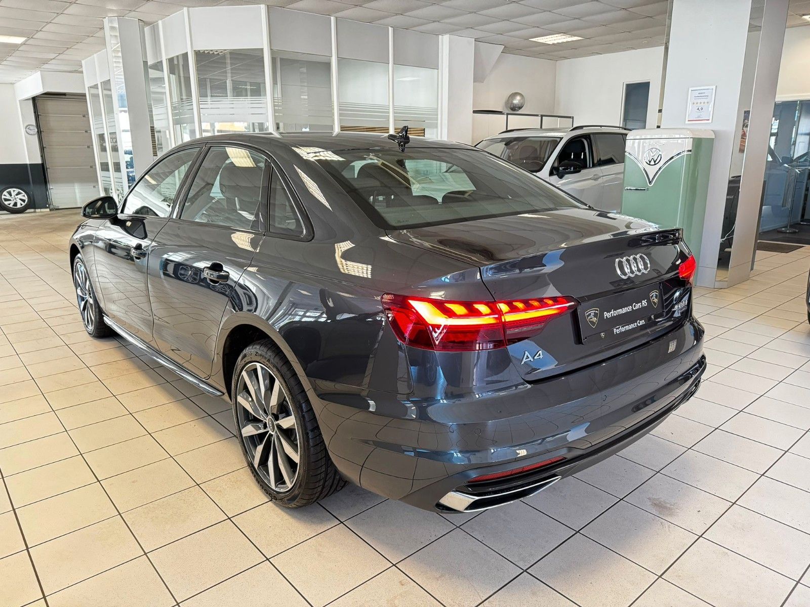 Audi A4 Lim. 40 TDI quattro Black Style - Samsaru's Car Outlet