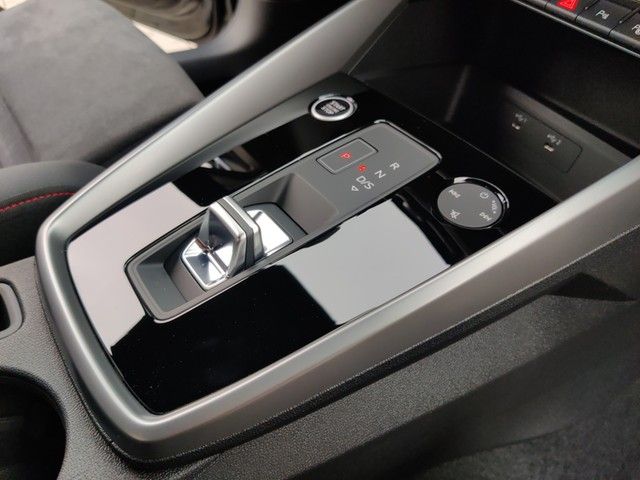 Audi A3 Sportback 45 TFSI e S tronic S line - Samsaru's Car Outlet