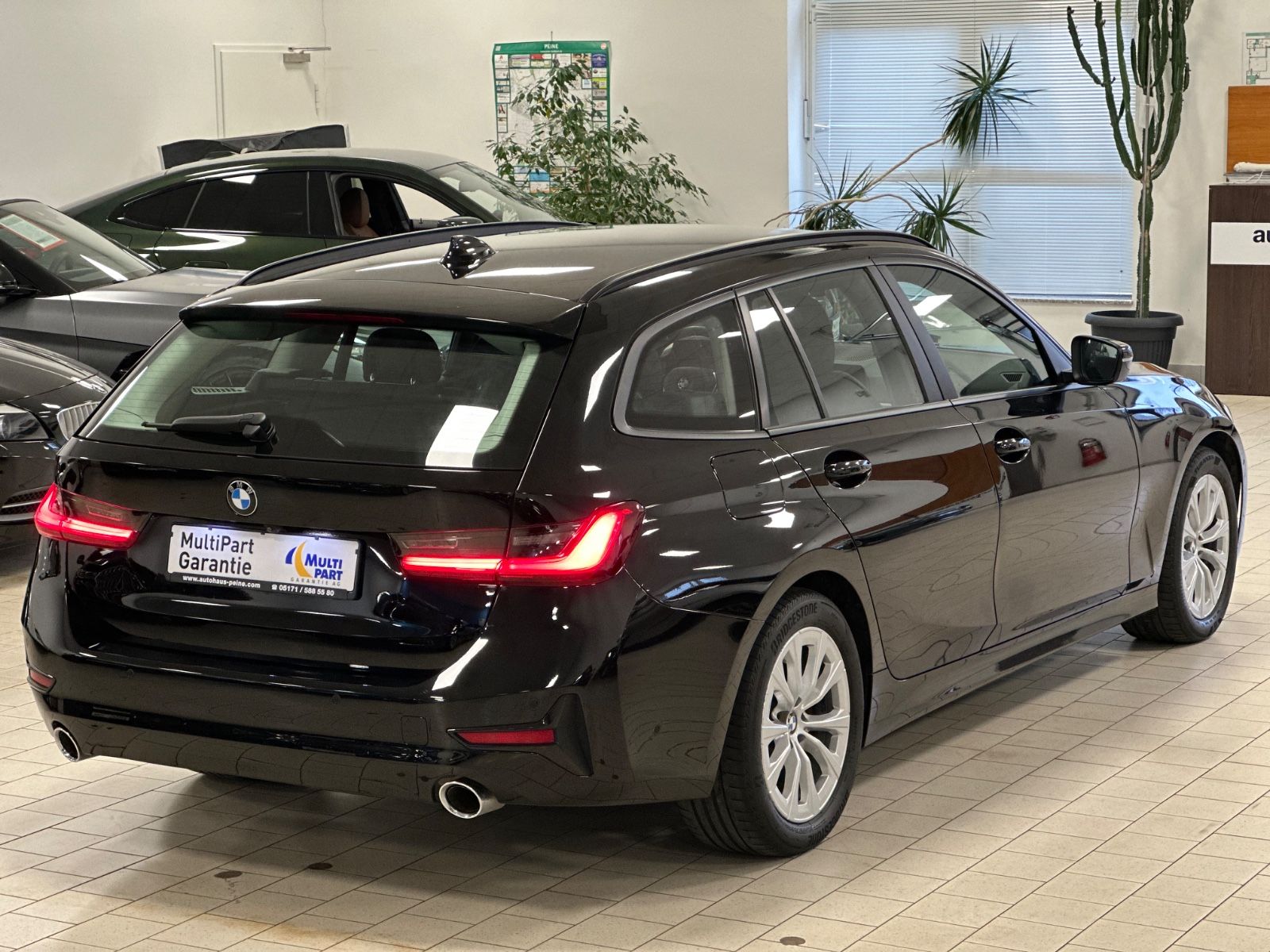 BMW 320d LivCP+ - Samsaru's Car Outlet