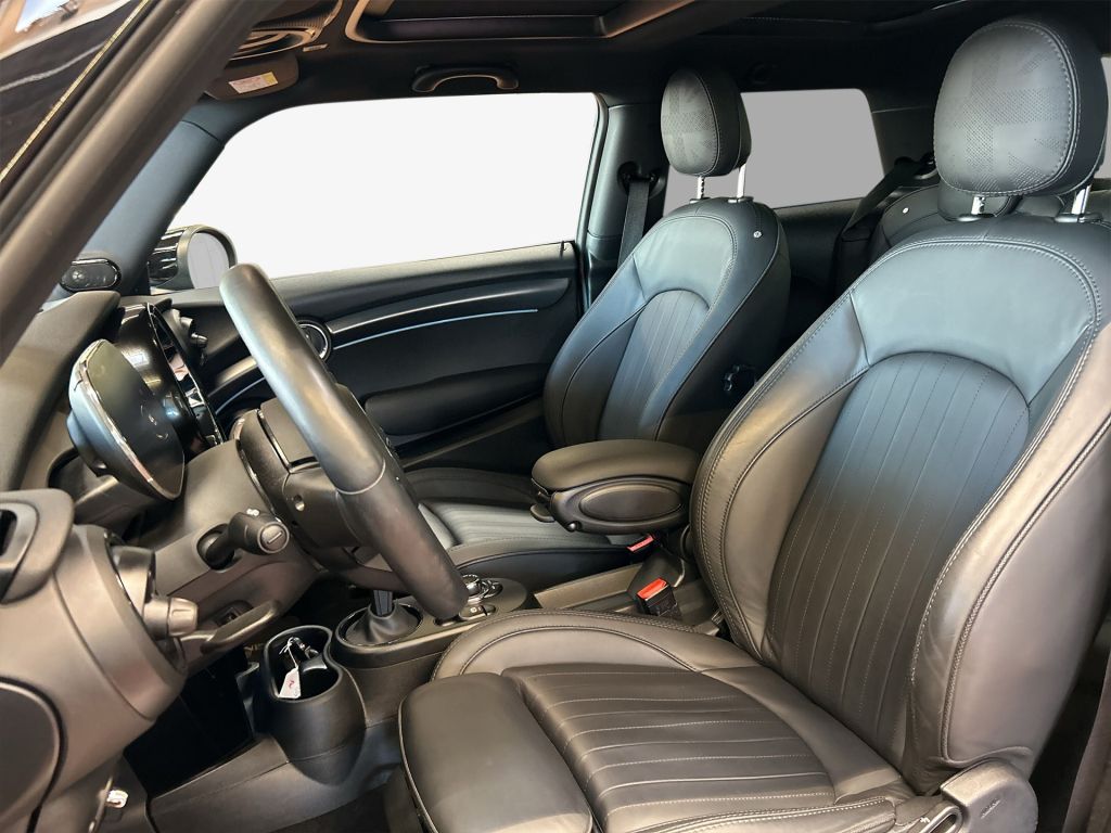 MINI Cooper SE MINI Yours Trim - Samsaru's Car Outlet