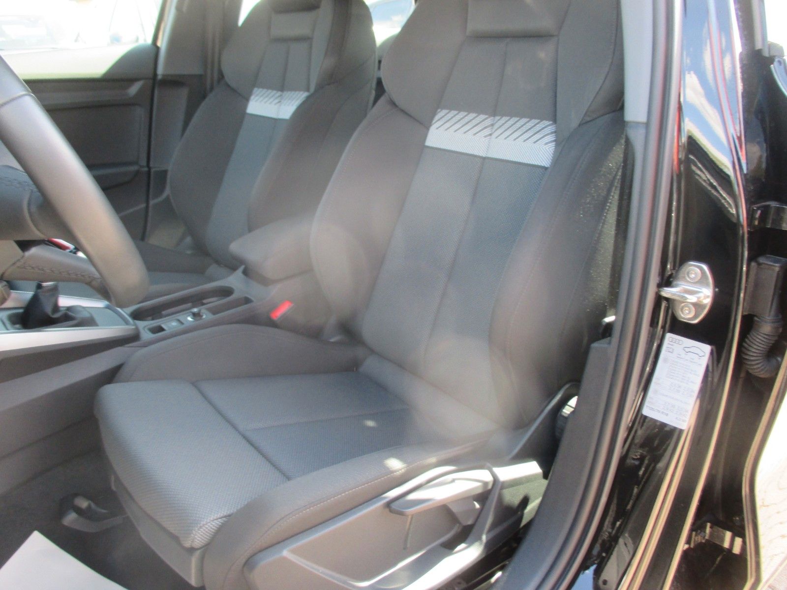Audi A3 Limousine 35 TFSI Advanced - Samsaru's Car Outlet