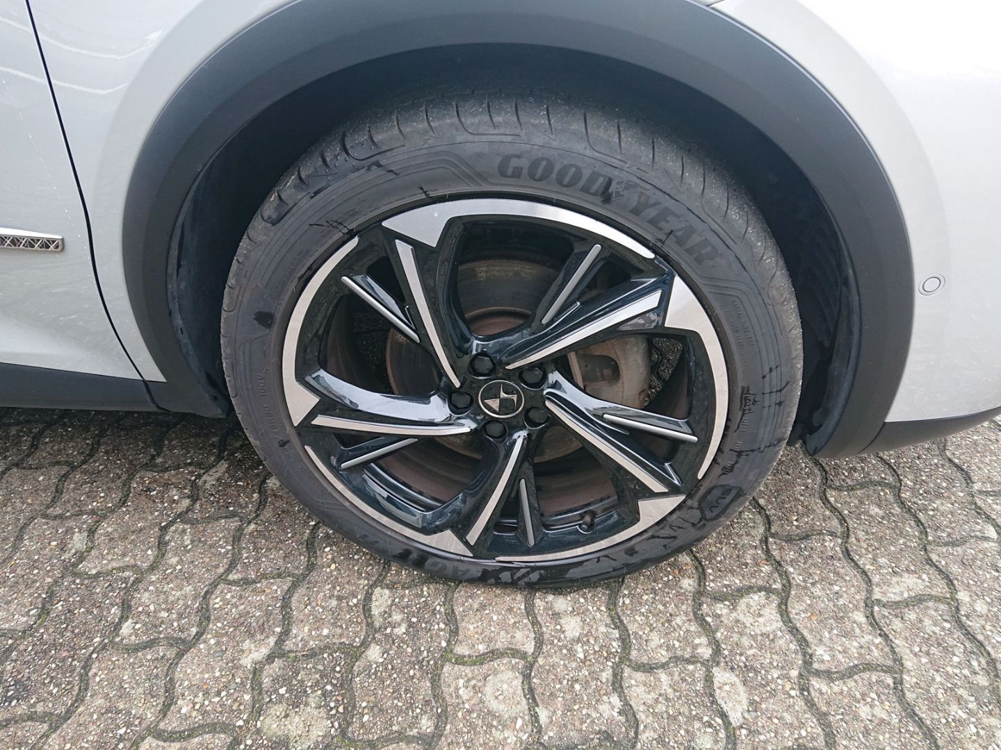 DS Automobiles DS7 Crossback E-TENSE 4x4 LOUVRE Hifi Panodach N