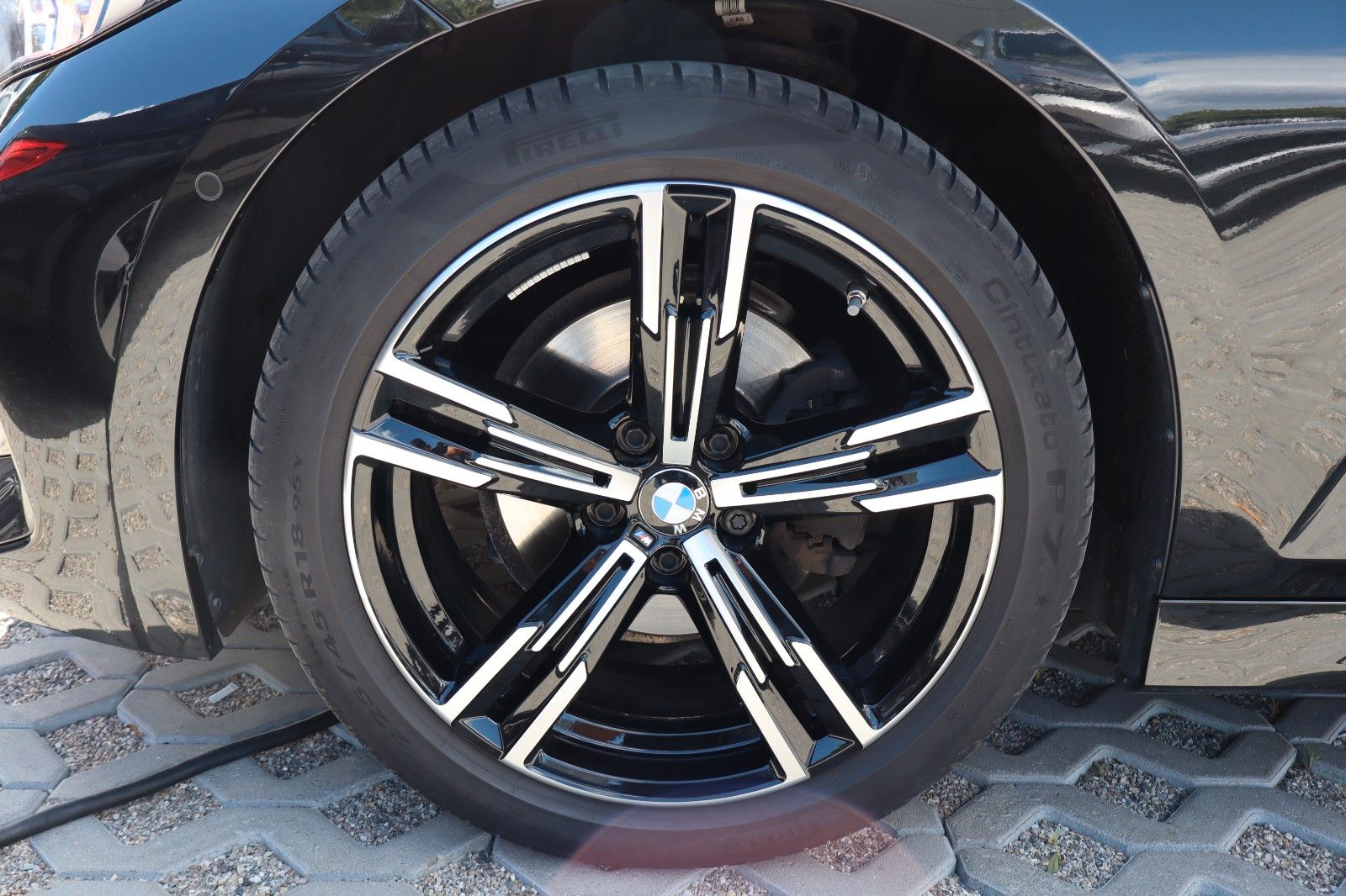 BMW 3 Lim. 320 d xDrive M Sport - Samsaru's Car Outlet