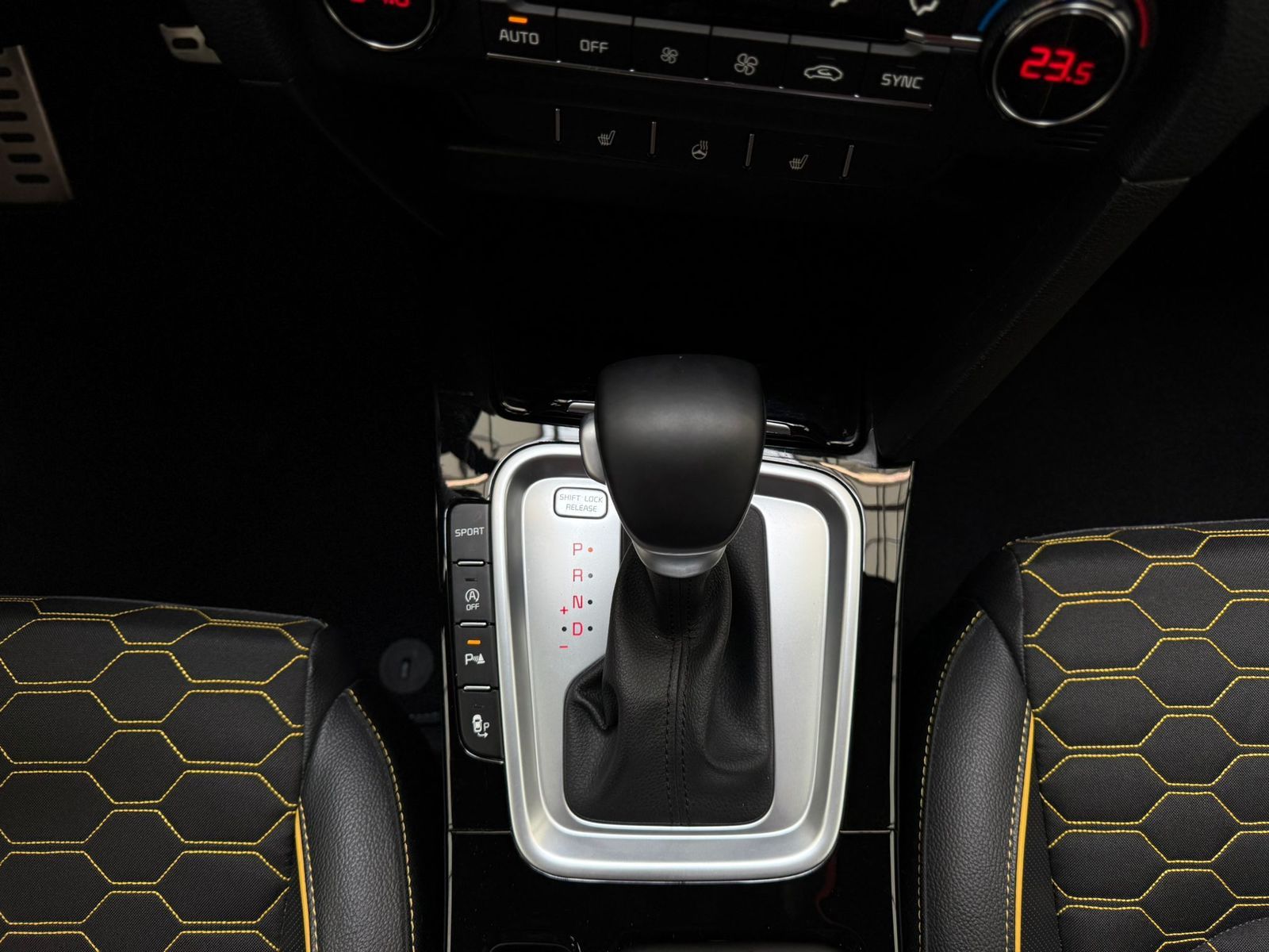 Kia Xceed 1.6 T-GDI Xdition - Samsaru's Car Outlet