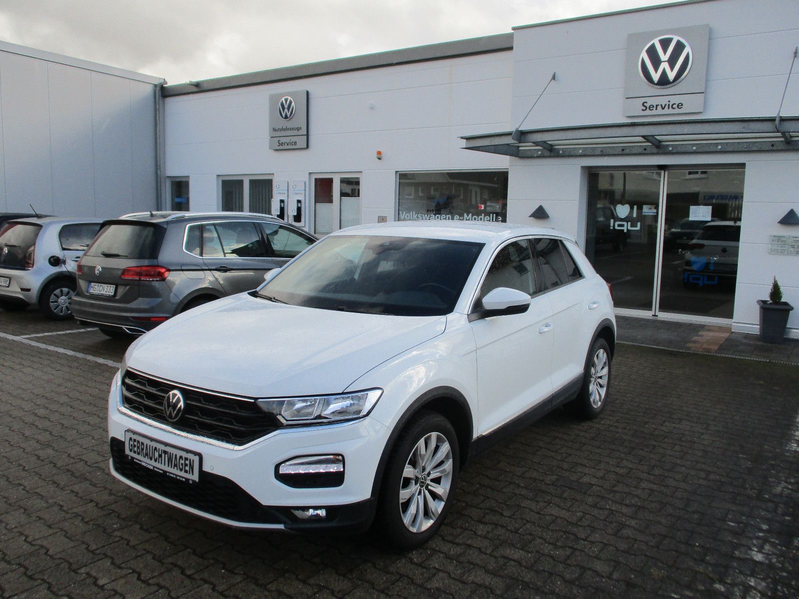 Volkswagen T-Roc Sport - Samsaru's Car Outlet