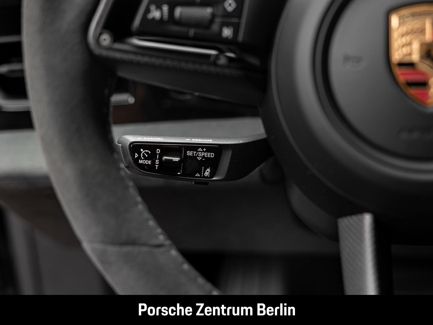 Porsche Taycan GTS Burmester HA-Lenkung Surround-View
