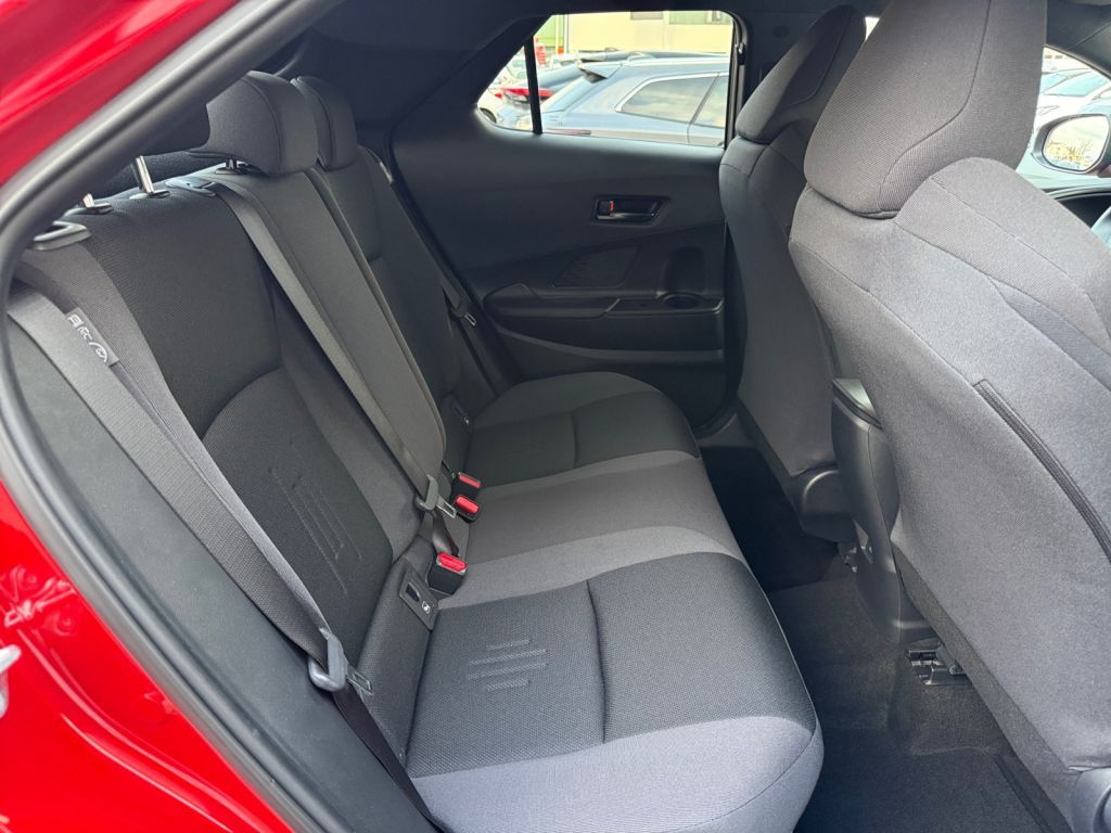 Toyota C-HR 2.0 Hybrid Teamplayer