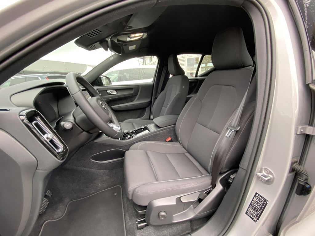 Volvo XC40 Plus Recharge Pure Electric StandHZG AHK Di