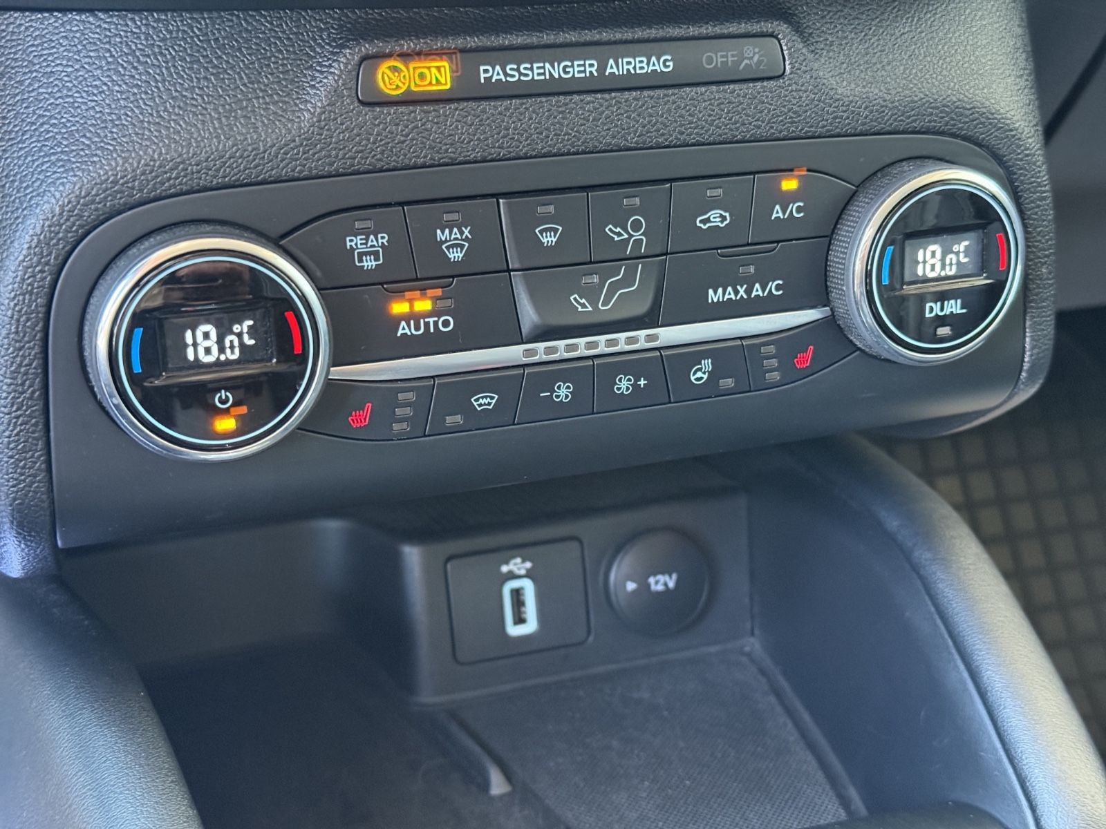 Ford Focus 2.0 Vignale - Samsaru's Car Outlet