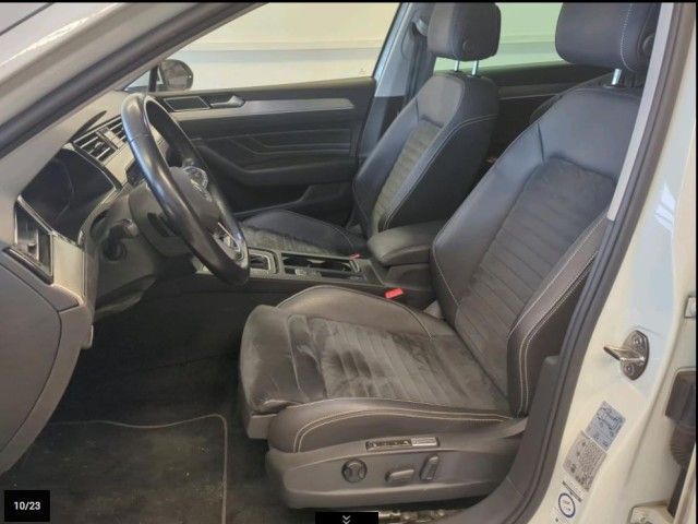 Volkswagen Passat Variant Elegance 4Motion/AHK/Pano/Standhz