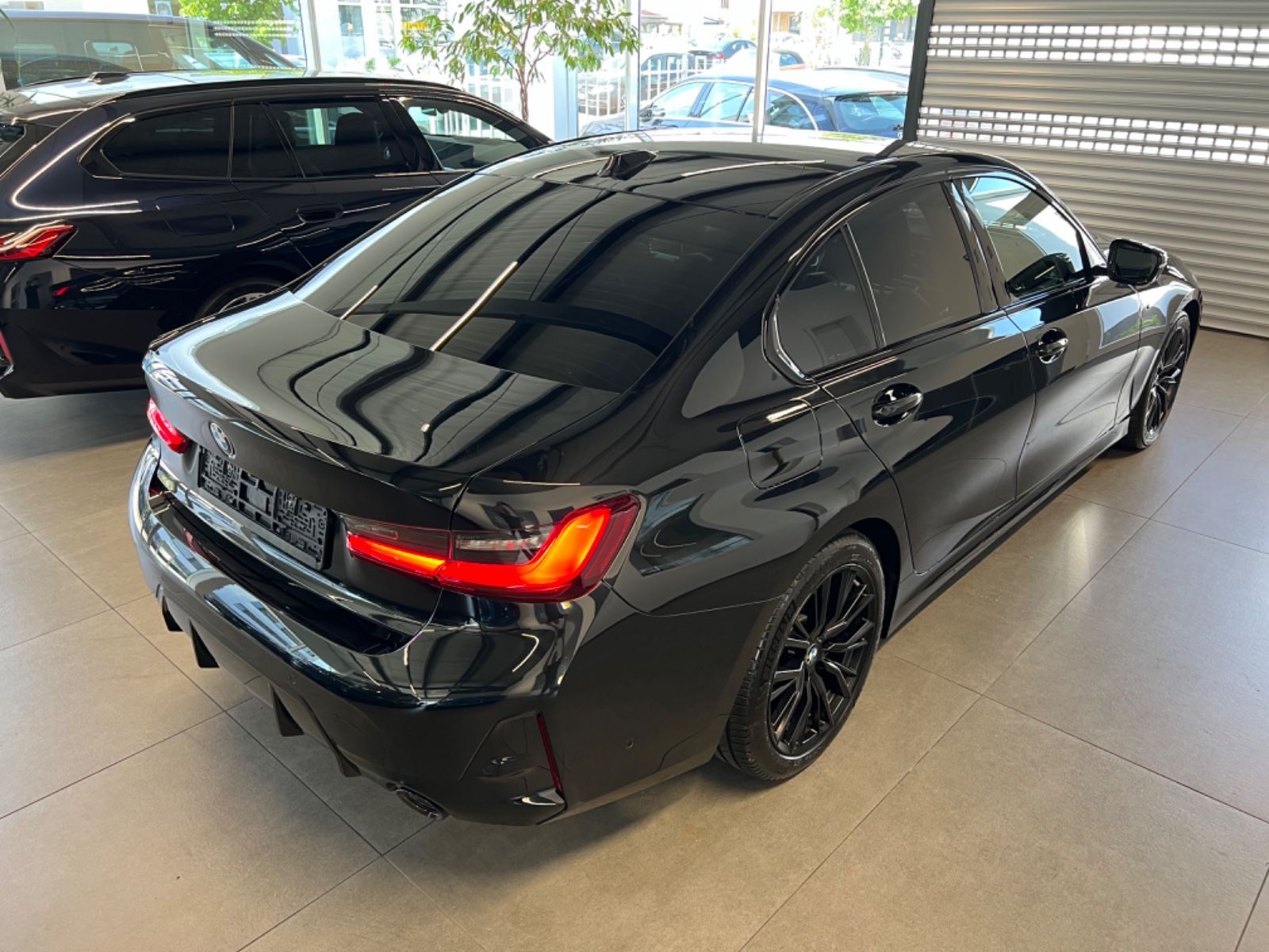 BMW 320 d xDrive M Sport - Samsaru's Car Outlet
