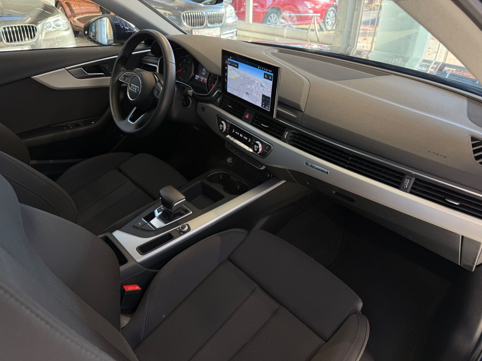 Audi A4 Lim. 40 TDI quattro advanced /1Hd./Matrix/ACC