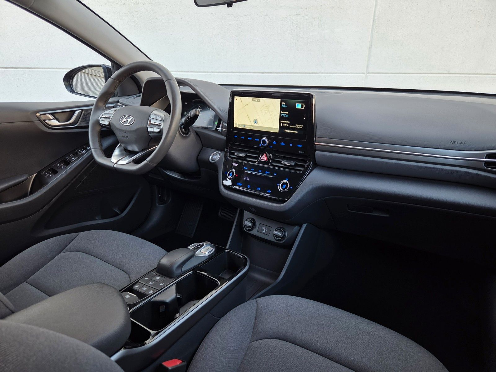 Hyundai IONIQ Elektro - Samsaru's Car Outlet