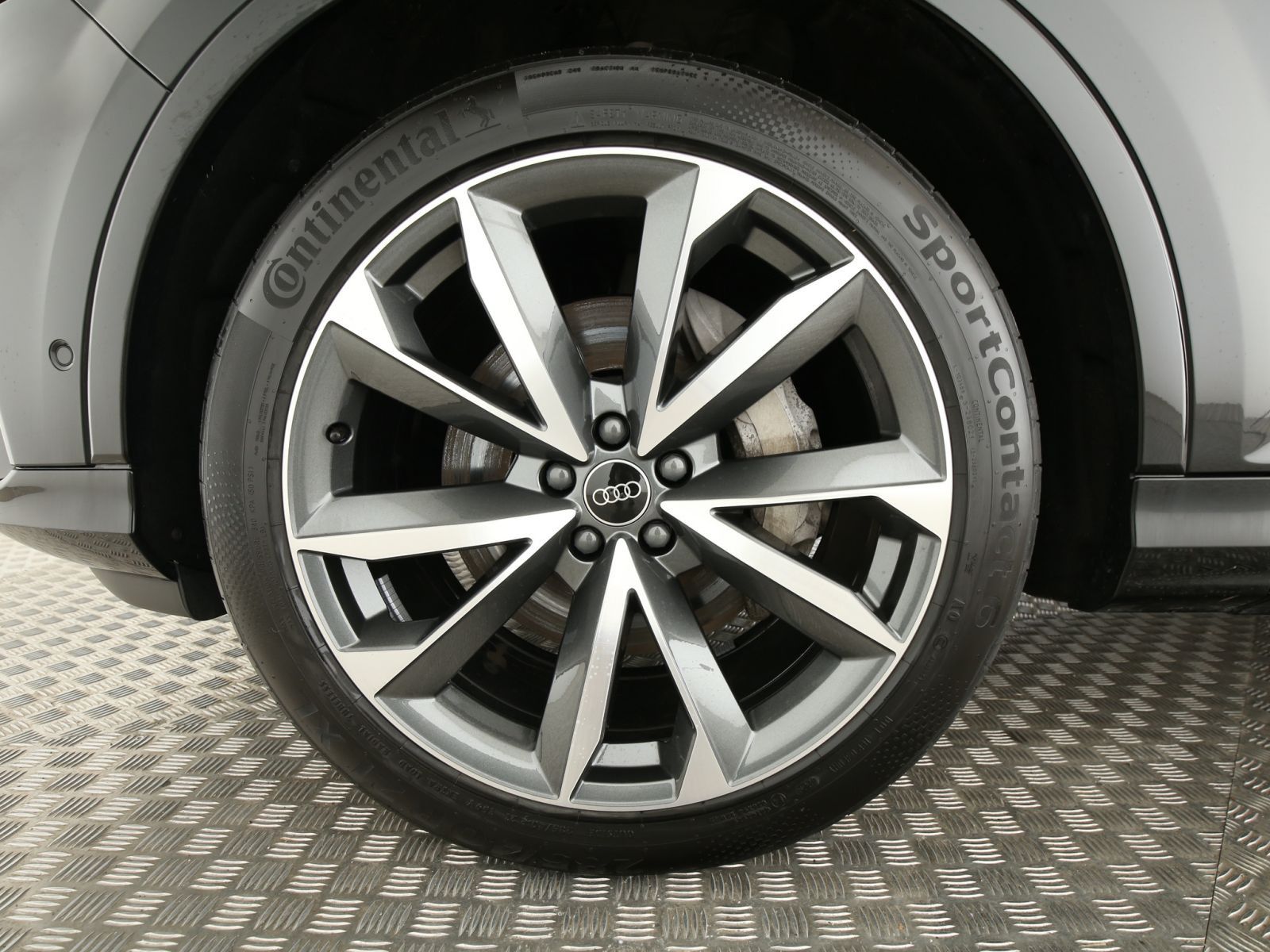 Audi Q7 S line 55TFSI qu. LUFT*PANO*MATRIX*AHK*8-fach