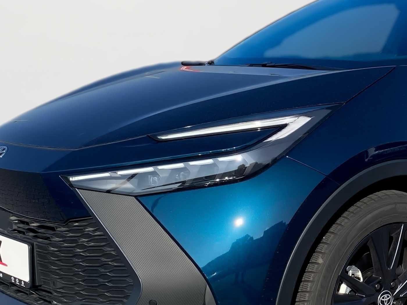 Toyota C-HR Hybrid 1.8 Hybrid Team - Samsaru's Car Outlet