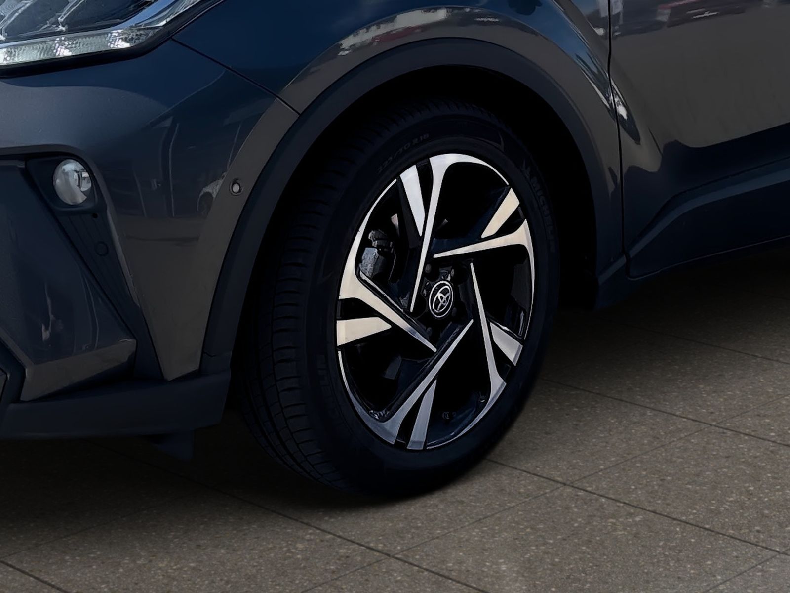 Toyota C-HR 2.0 - Samsaru's Car Outlet