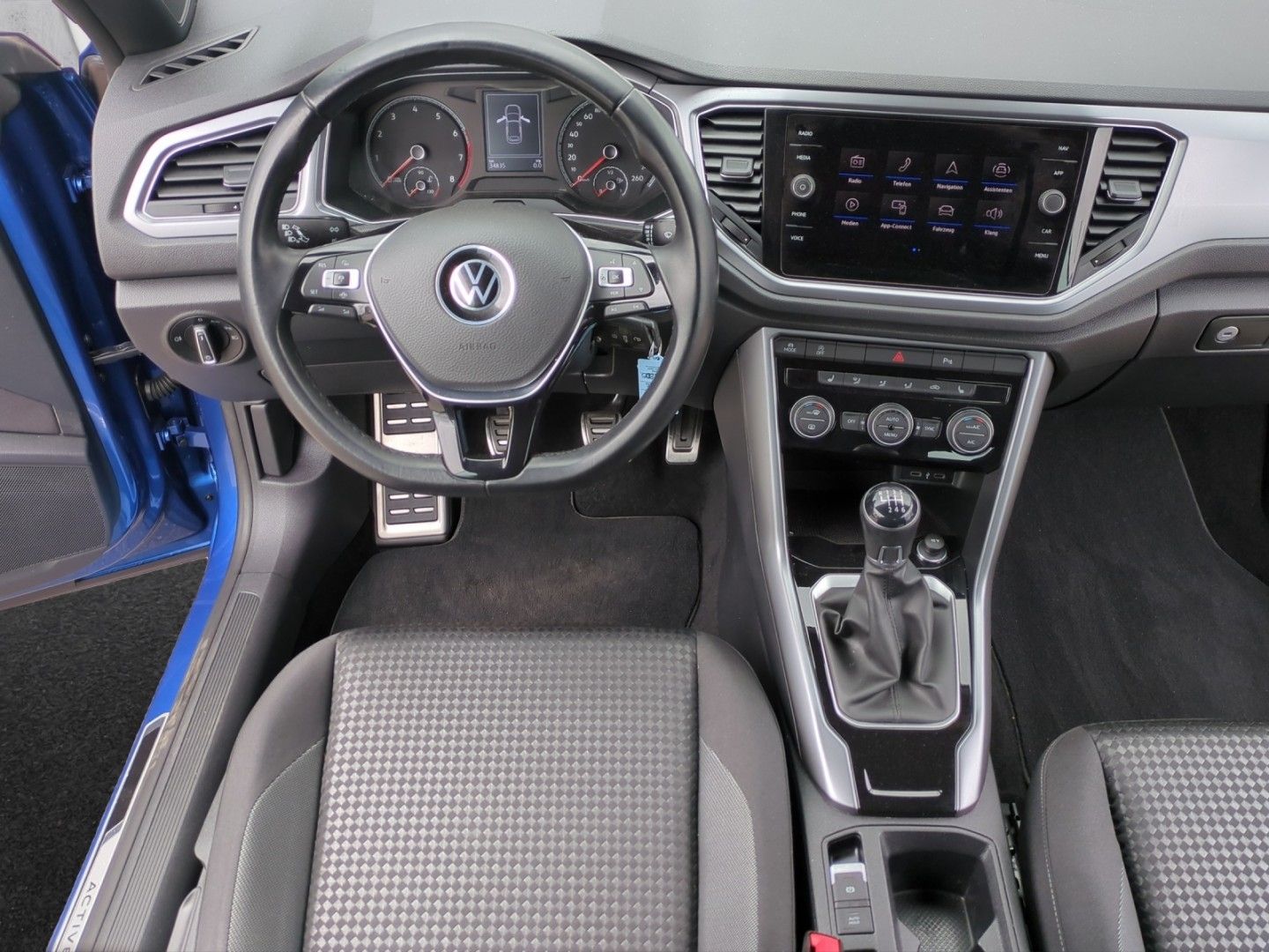 Volkswagen T-Roc ACTIVE 1.0TSI - Samsaru's Car Outlet