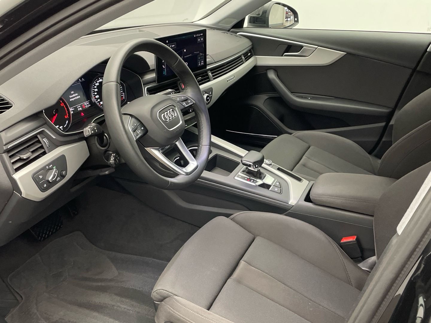Audi A4 Avant 50 TDI quattro S line - Samsaru's Car Outlet