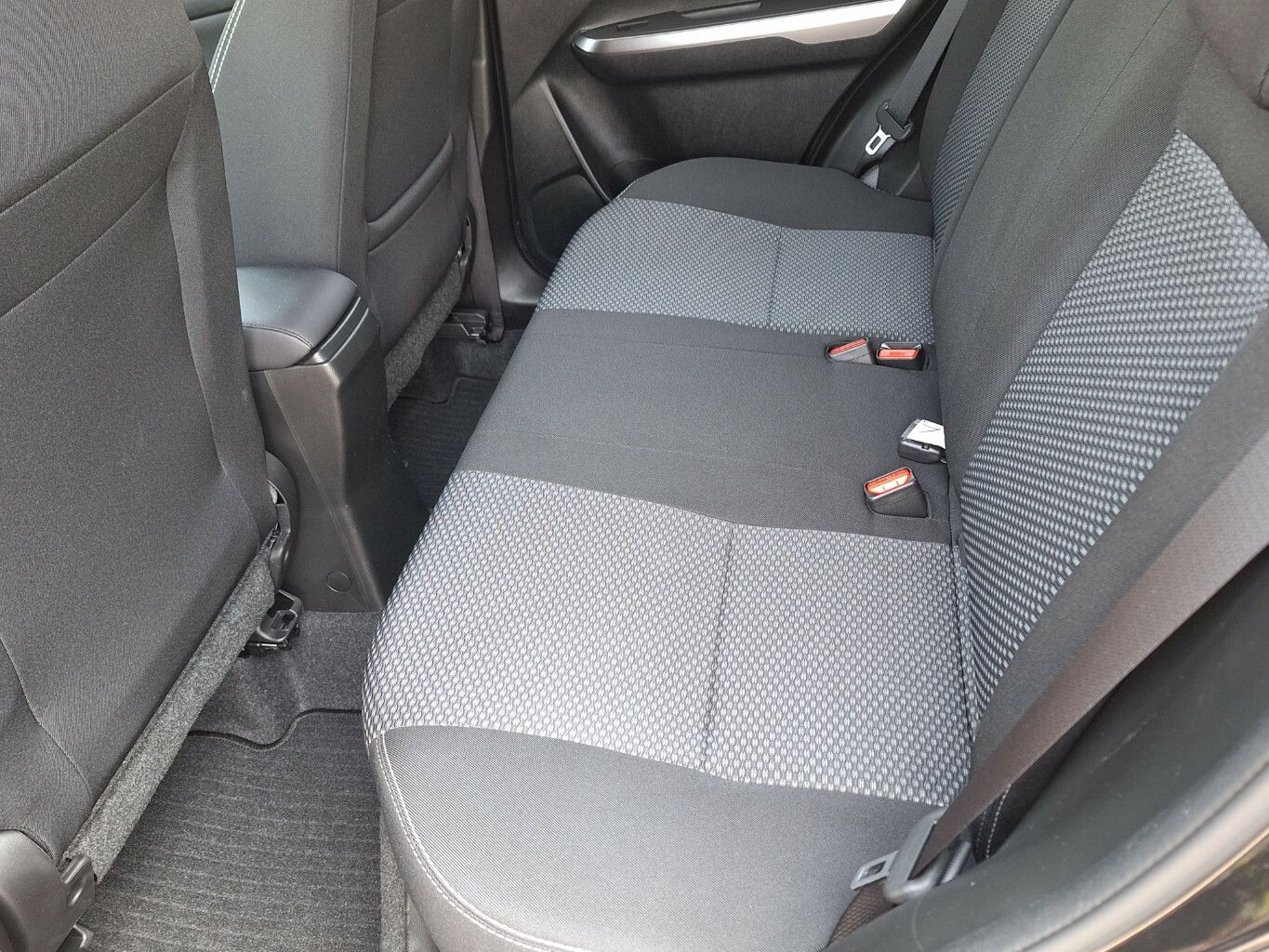 Suzuki Vitara 1.4 Mild-Hybrid Comfort - Samsaru's Car Outlet