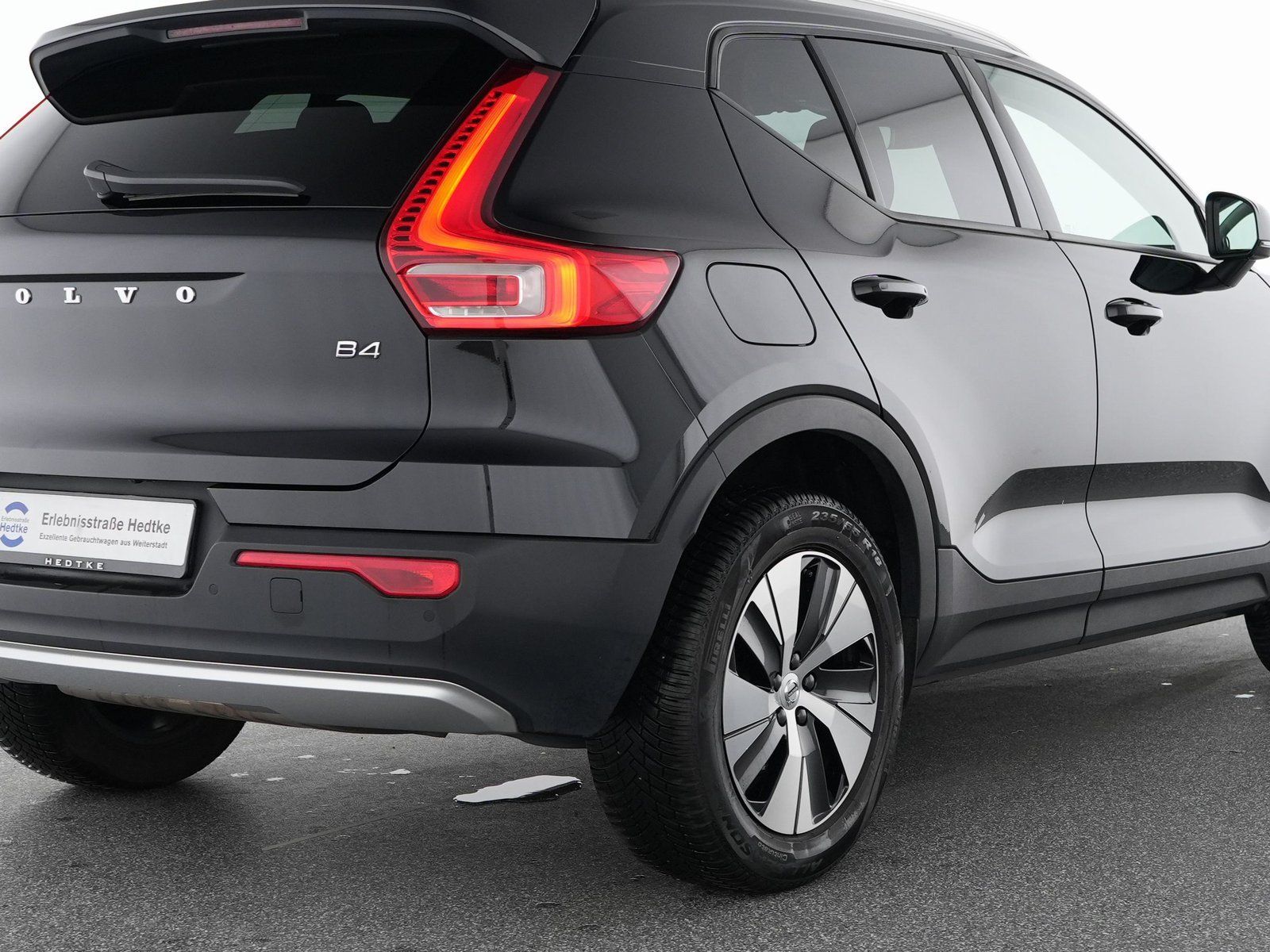 Volvo XC40 B4 Benzin Momentum Pro - Samsaru's Car Outlet