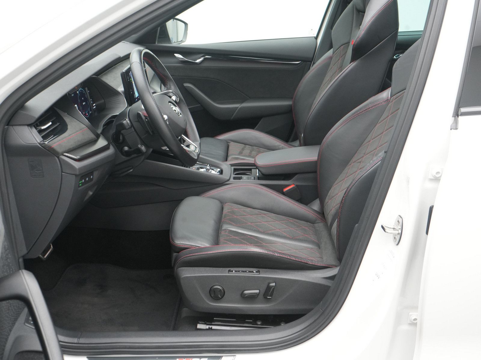 Skoda Octavia Combi RS iV DSG ACC NAVI SHZ PANO